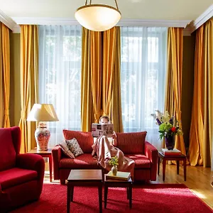 https://louisas-place.find-berlin-hotels.com